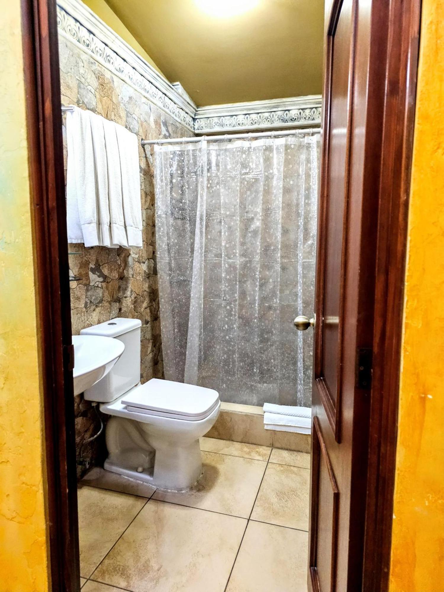 Antigua Inn Hotel Guatemala City Exterior photo